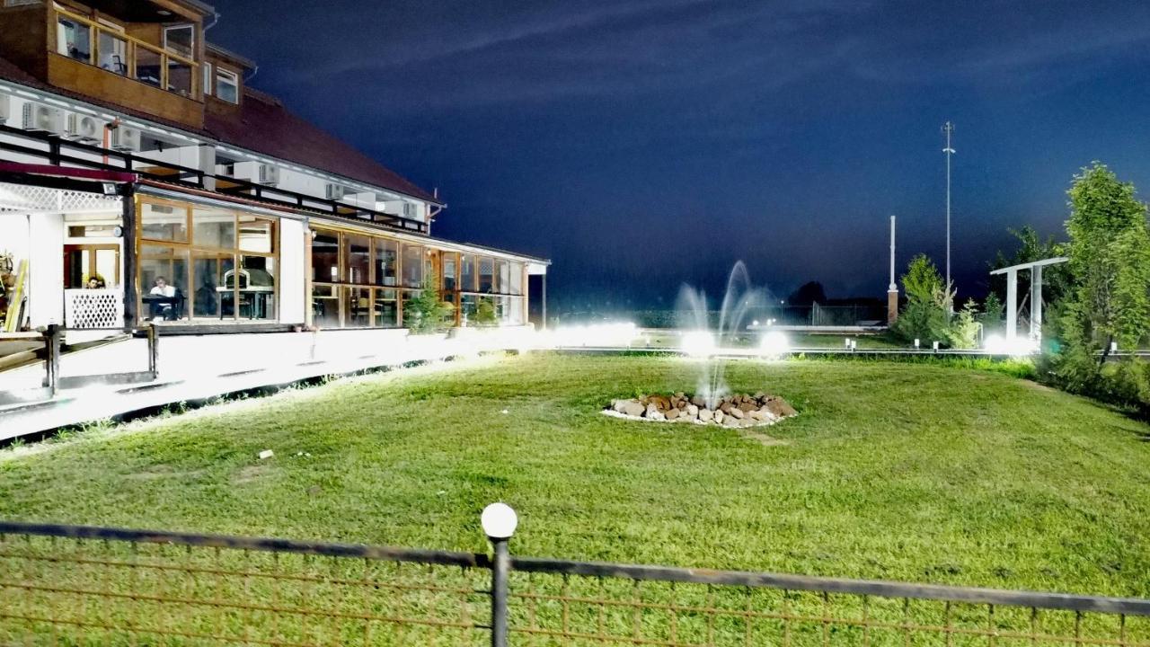 Marada Felix Hotel Hidişelul-de Sus Exterior photo
