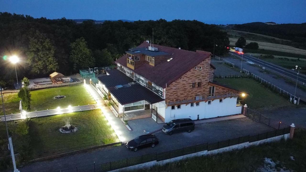 Marada Felix Hotel Hidişelul-de Sus Exterior photo